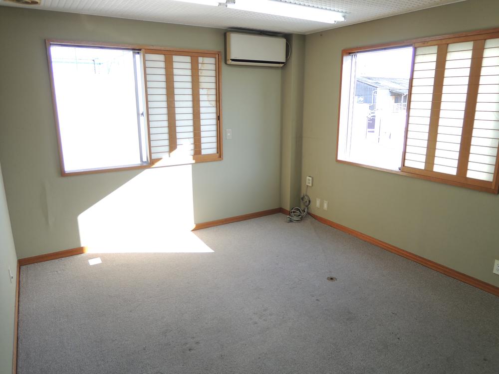 Non-living room. 4th floor Drawing room (9.1 quire)