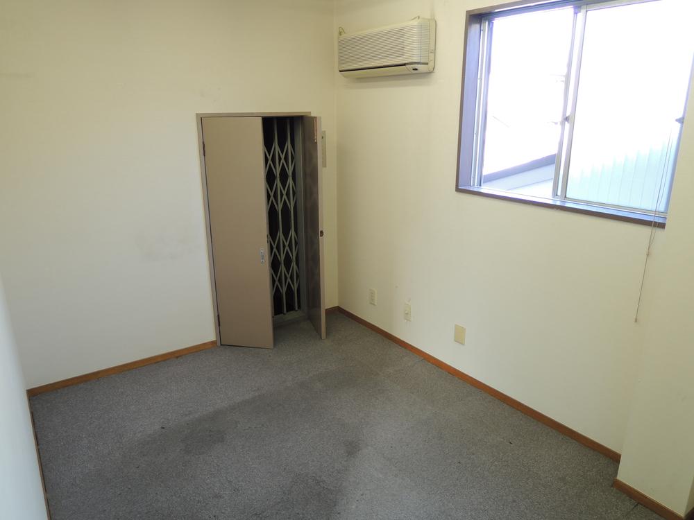 Non-living room. 4th floor Drawing room (5.5 quire)