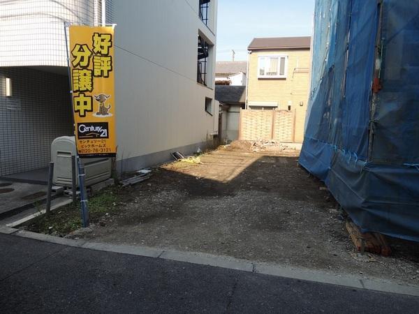 Local land photo. Oh facing south. It is good. Neighbor is 2-story building Start.
