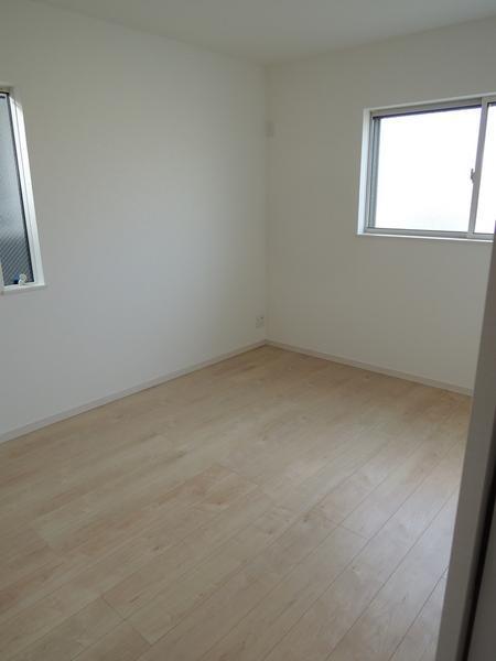 Non-living room. Western-style 6 Pledge.