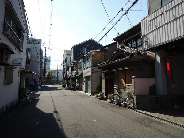 Local photos, including front road. South is facing. One of the few in the Miyakojima.