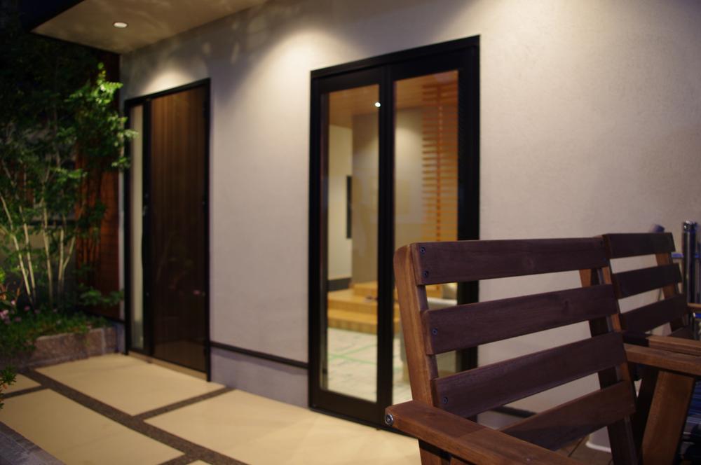 Same specifications photos (appearance). To fine every day that spread to the other side of the door.