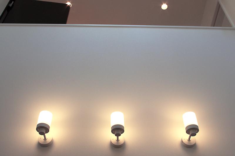 Same specifications photos (Other introspection). Lighting also attractions to direct the interior tone space.