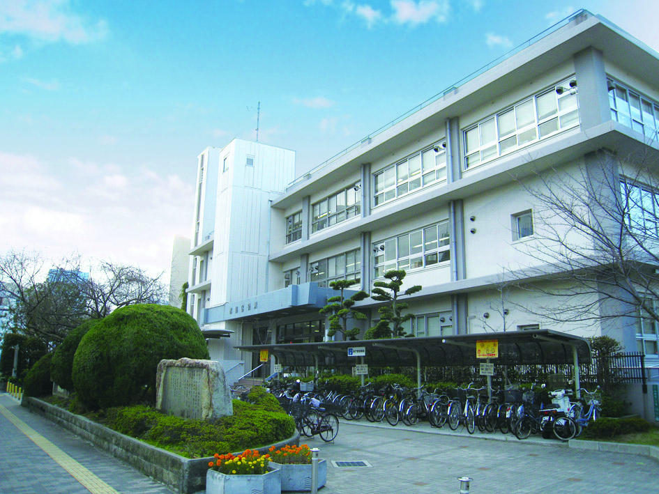 Government office. Miyakojima 2000m until the ward office