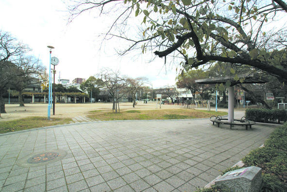 park. 260m until Uchindai park