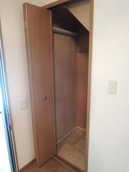 Receipt. Storage under the stairs. 