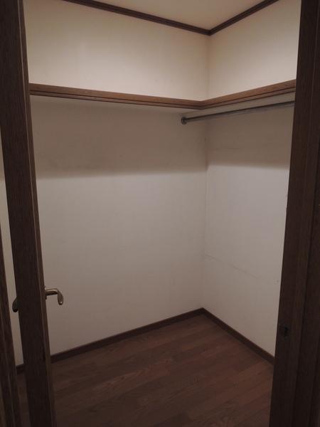 Receipt. Second floor walk-in closet. 