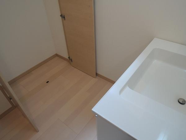 Receipt. Storage of sanitary. towel, Change of clothes, It will be put away, such as detergent.