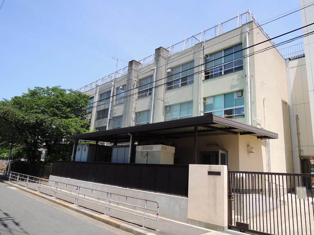 Primary school. Uchindai until elementary school 355m A 5-minute walk
