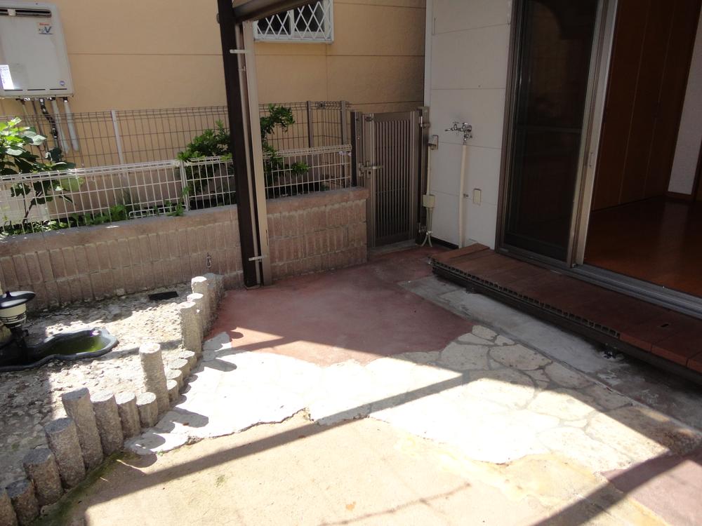 Garden. Local (January 2014) Shooting