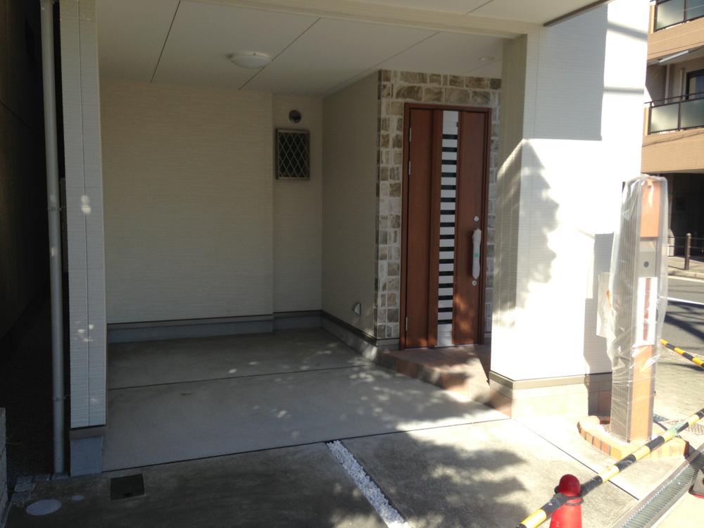 Local appearance photo. Car space