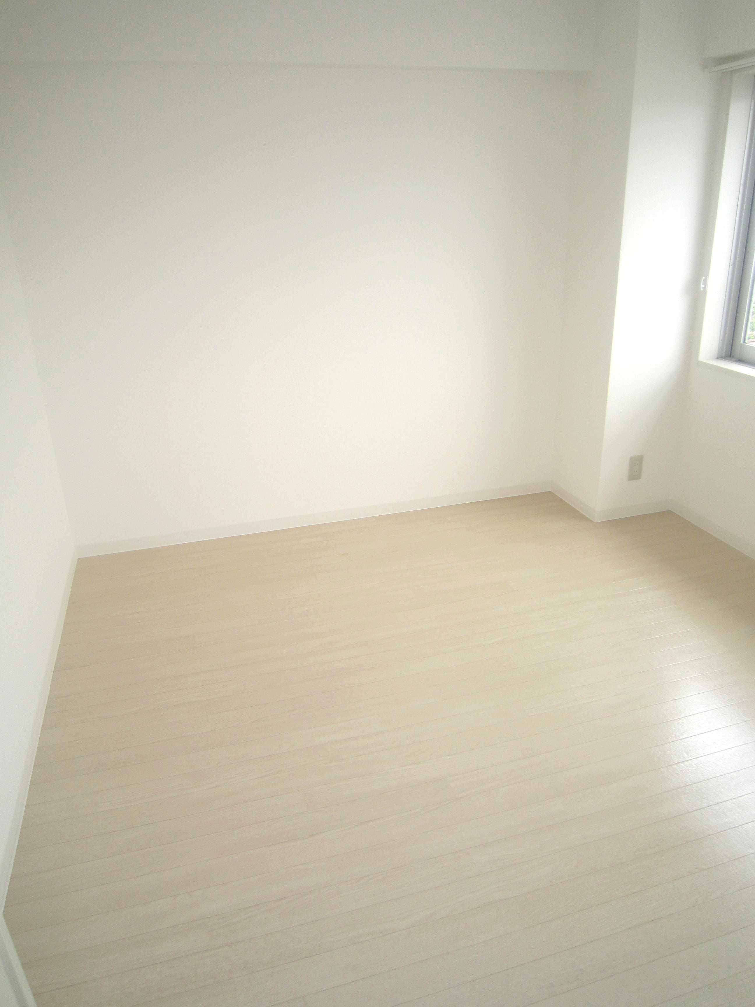 Living and room. Day It is good. 