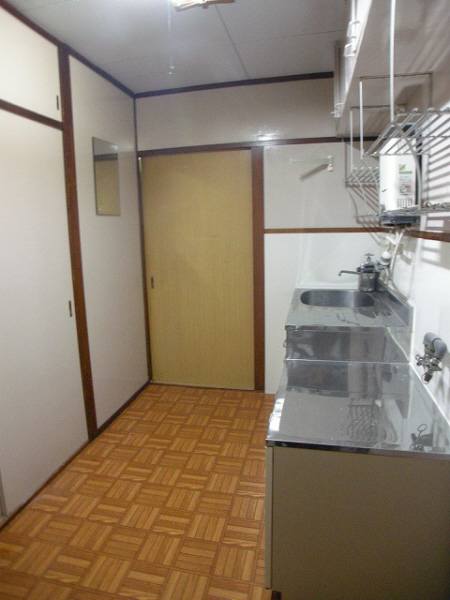 Living and room. 303