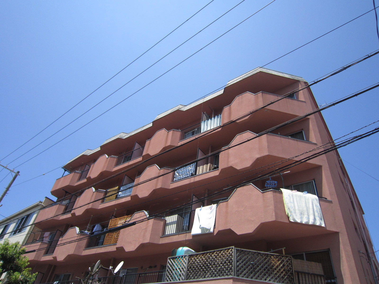 Building appearance. It becomes a five-storey. 