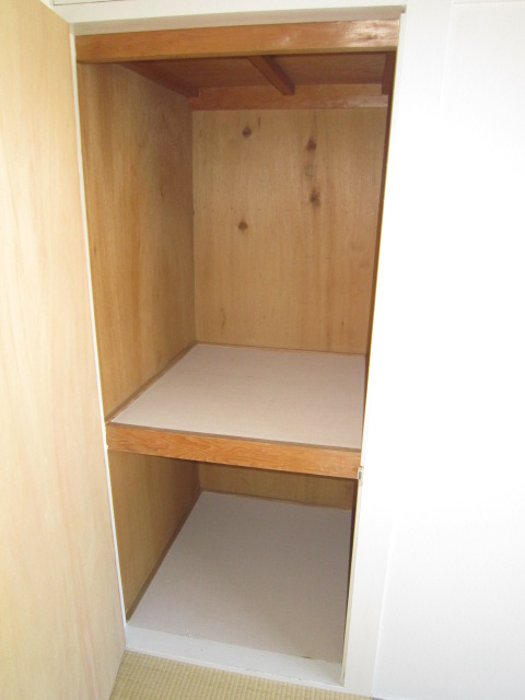 Receipt. It is a good storage located in the. 