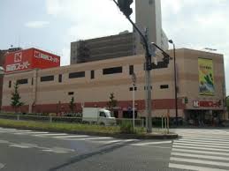 Supermarket. 435m to the Kansai Super Minamihorie store (Super)