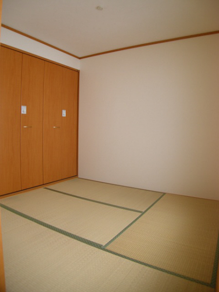 Living and room. 403