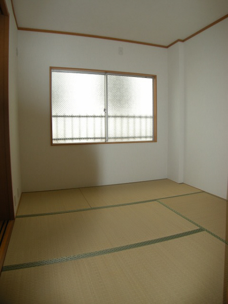 Living and room. 403