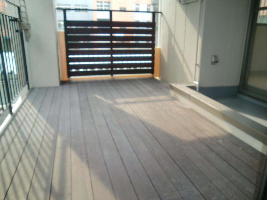 Balcony. Osaka Naniwa-ku, rent to Pitattohausu Nishinagahori shop! 