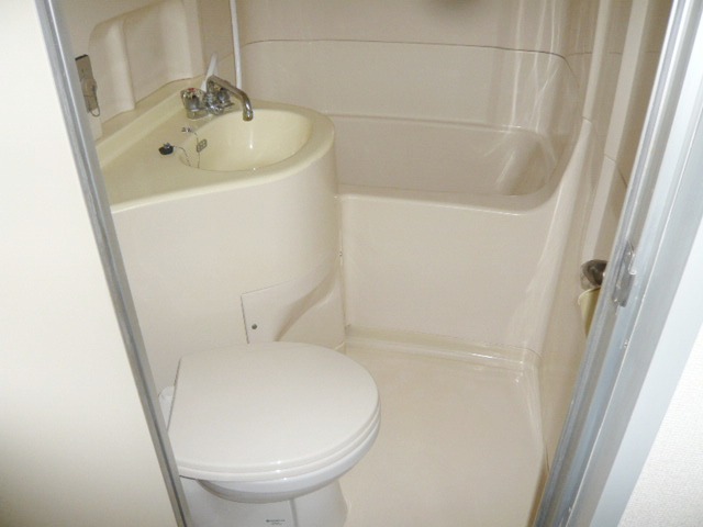 Bath. Room there unit bus