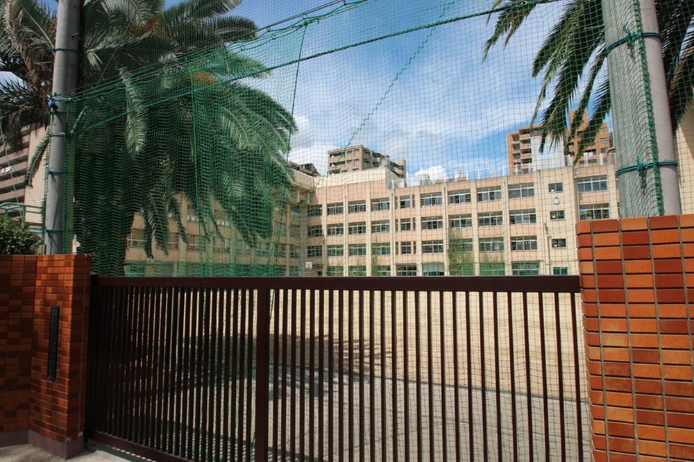 Junior high school. 2127m to Osaka Tachibana Suginoi junior high school