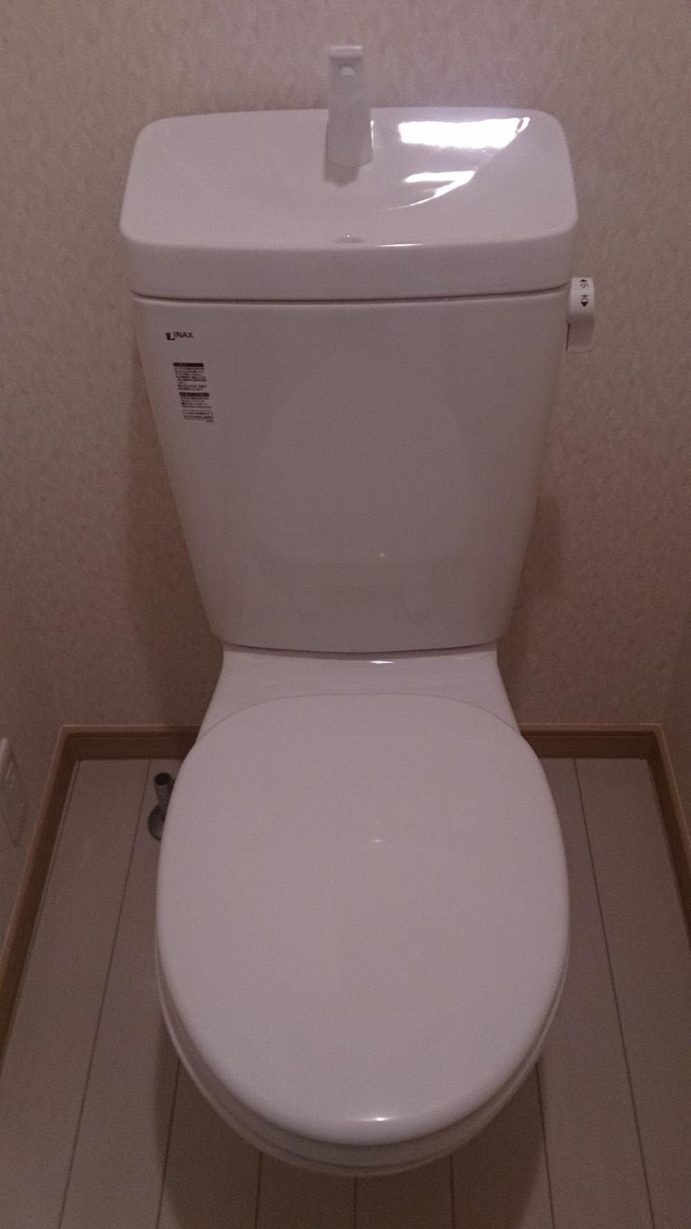 Toilet. 1F toilet