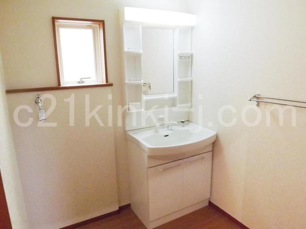 Other Equipment. With hand shower! Cleansing also shampoo happy!