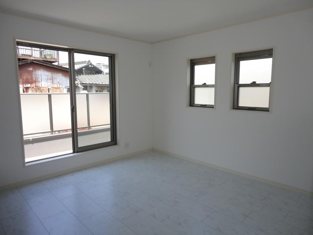 Non-living room. 8 Pledge of spacious comfort in the main bedroom