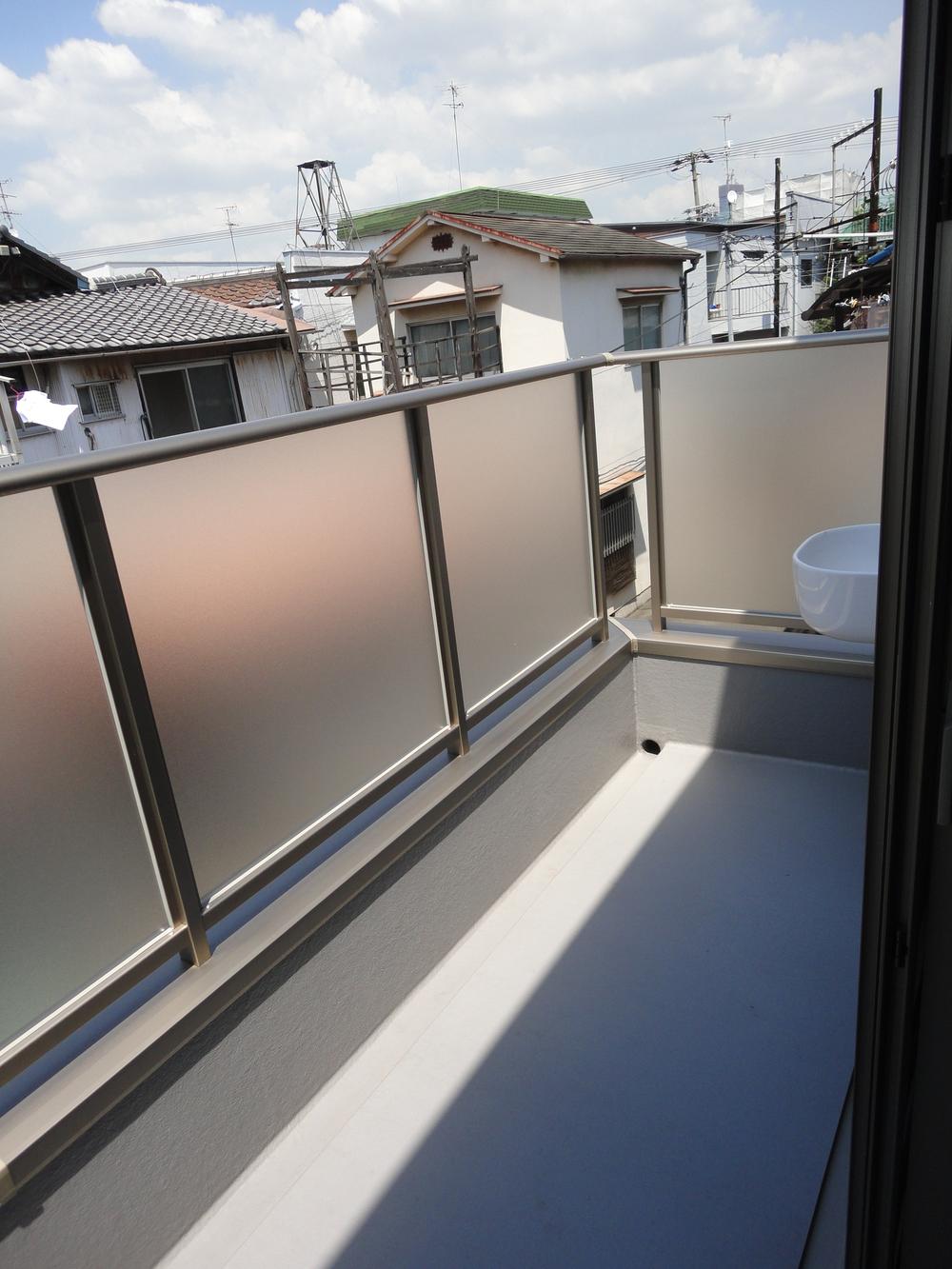 Balcony. Since there is no close to tall buildings it is a day preeminent