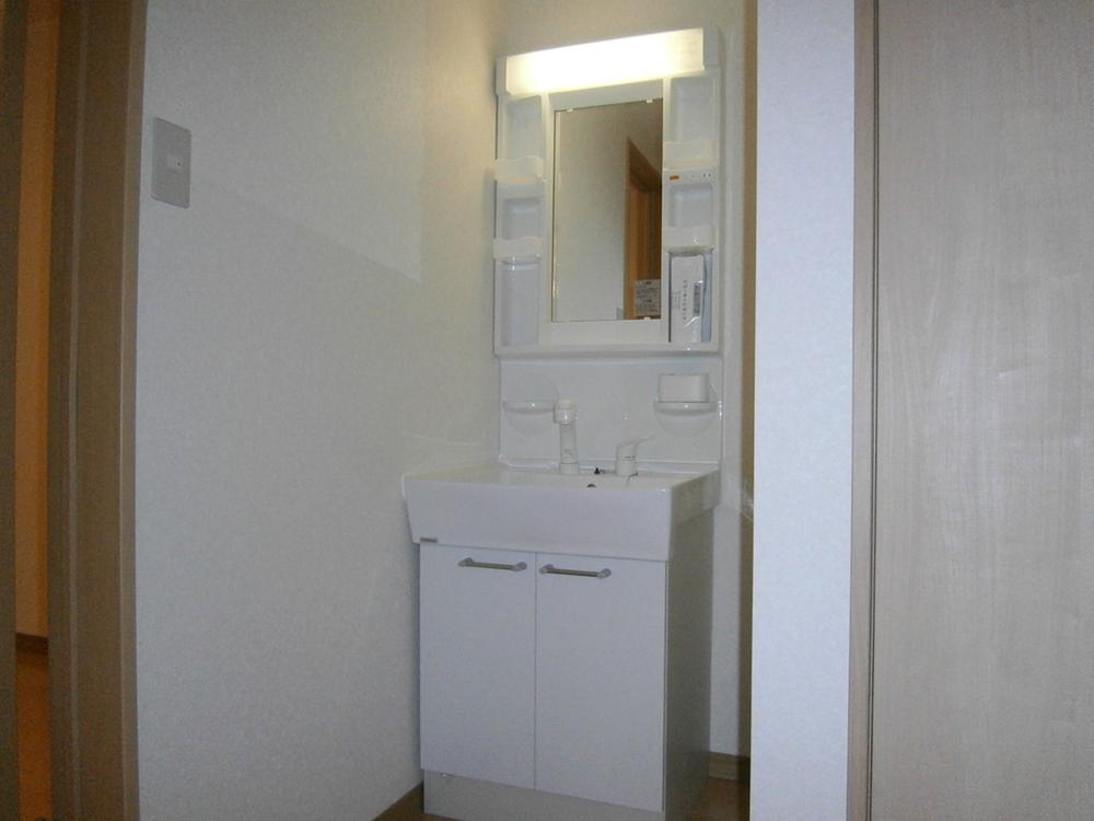 Wash basin, toilet. Wash dresser had made