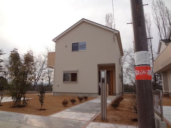 Same specifications photos (appearance). A busy morning, even happy station a 2-minute walk!