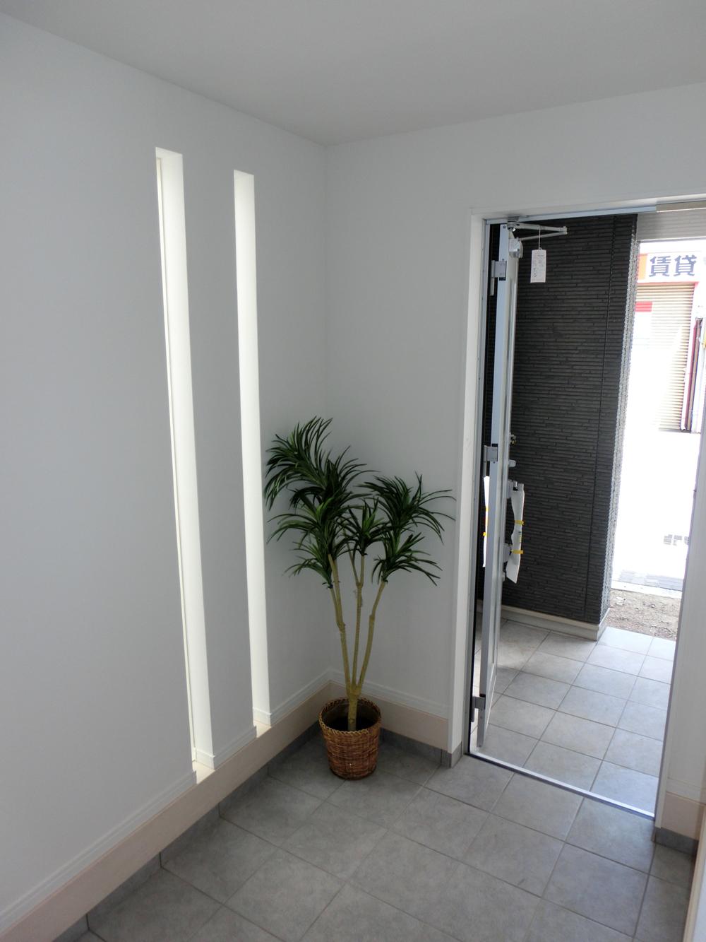 Entrance. You familiar entrance is a large luxurious feeling