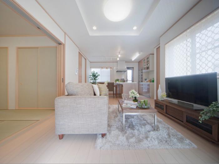 Same specifications photos (living). Insurance of JIO home