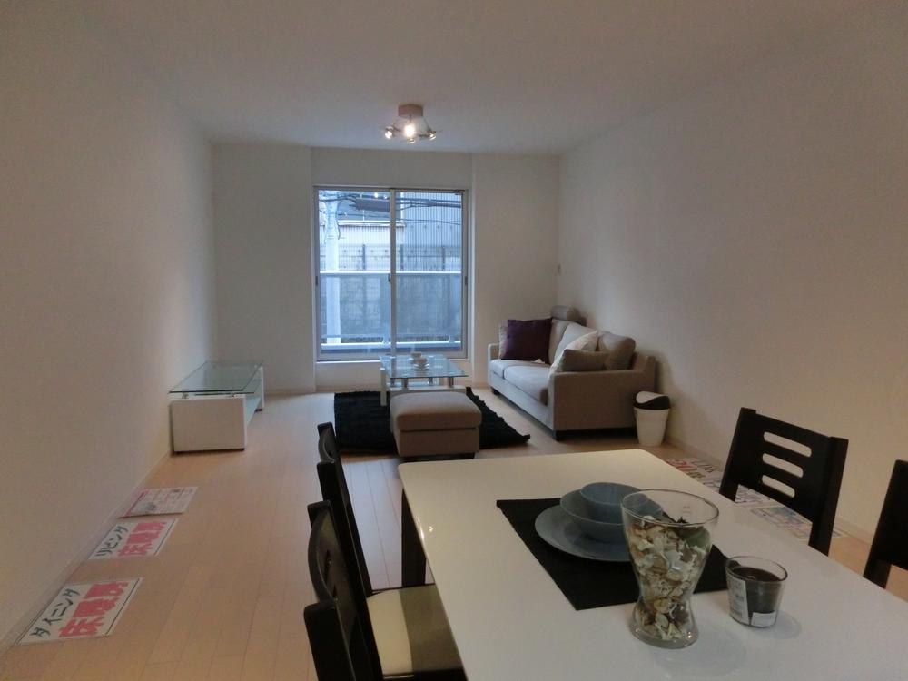 Living. 20 Pledge of oversized living is easy travel even in a large family