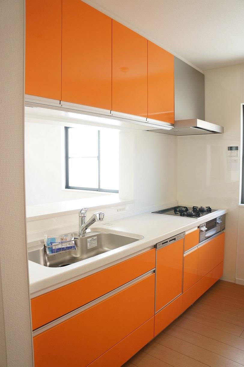 Kitchen. Face-to-face kitchen where you can enjoy conversation and dishes at the same time ☆