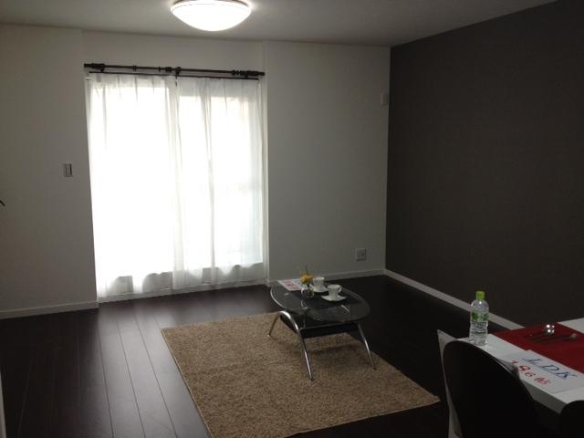 Same specifications photos (Other introspection). Ties to the outside, Utsurikawa Wari of the season and finished with a comfortable living to be felt.