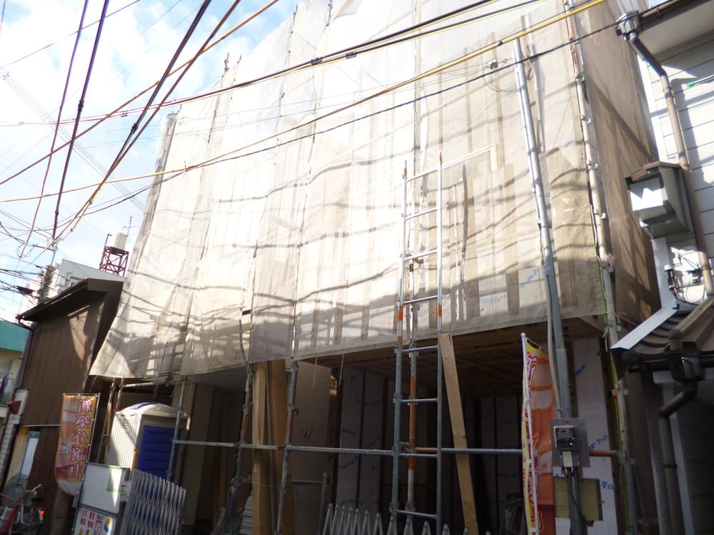 Local appearance photo. Day is good on the south-facing! Local (December 7, 2013) Shooting