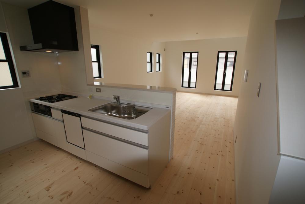 Kitchen. Face-to-face kitchen overlooking