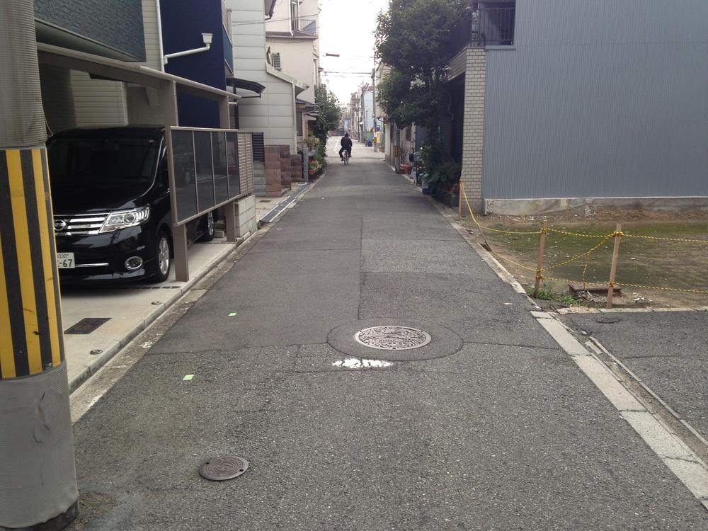 Local photos, including front road. Local (12 May 2013) Shooting