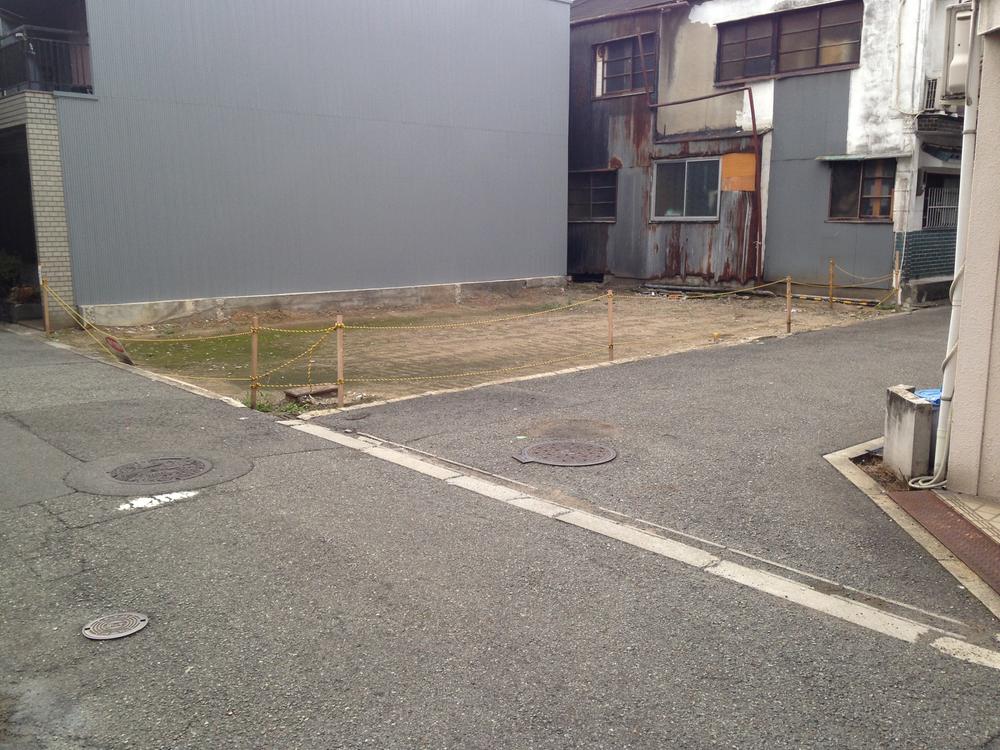 Local photos, including front road. Local (12 May 2013) Shooting