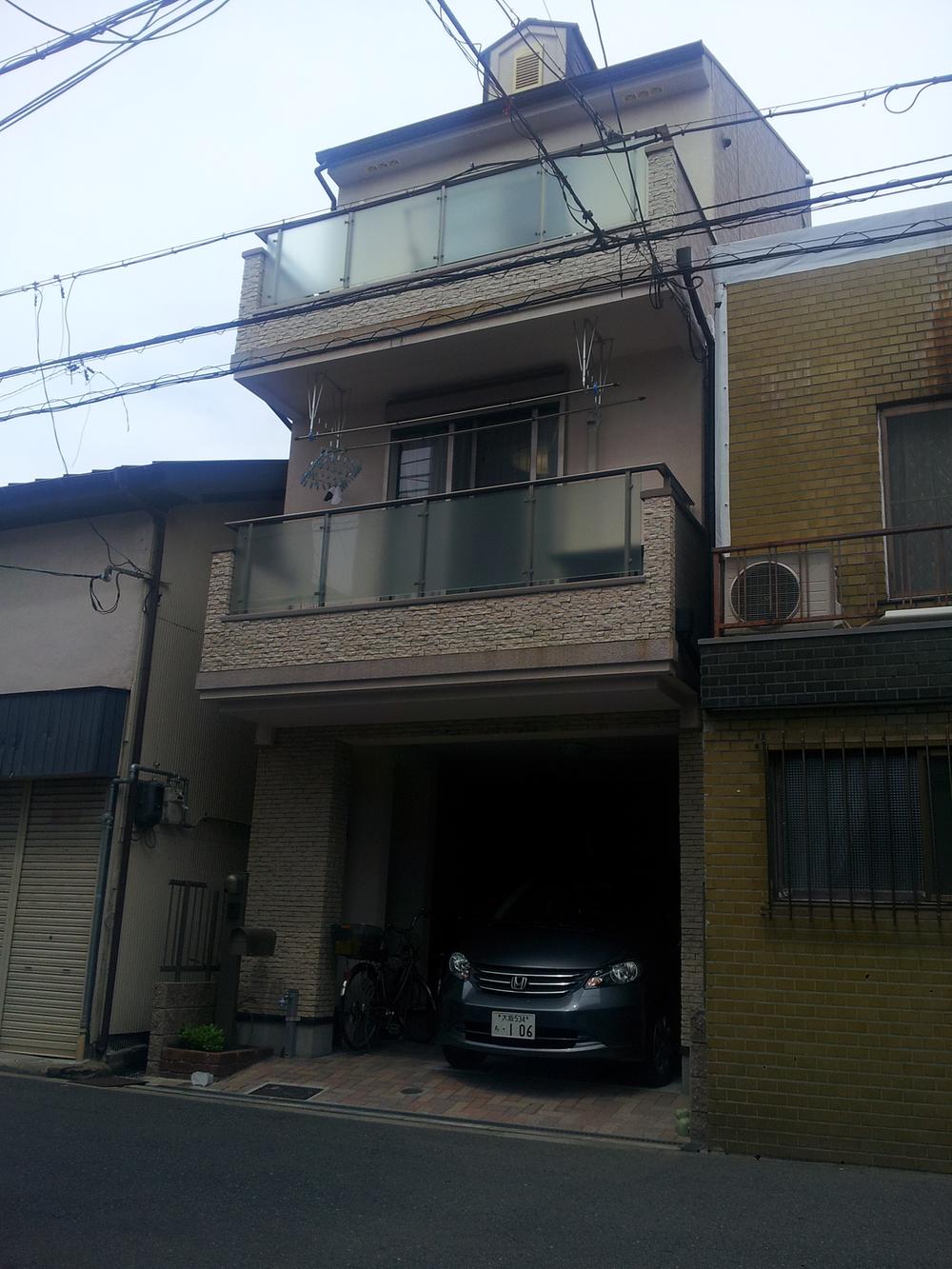 Local appearance photo. Local shooting