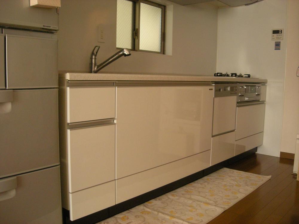 Kitchen. Spacious kitchen