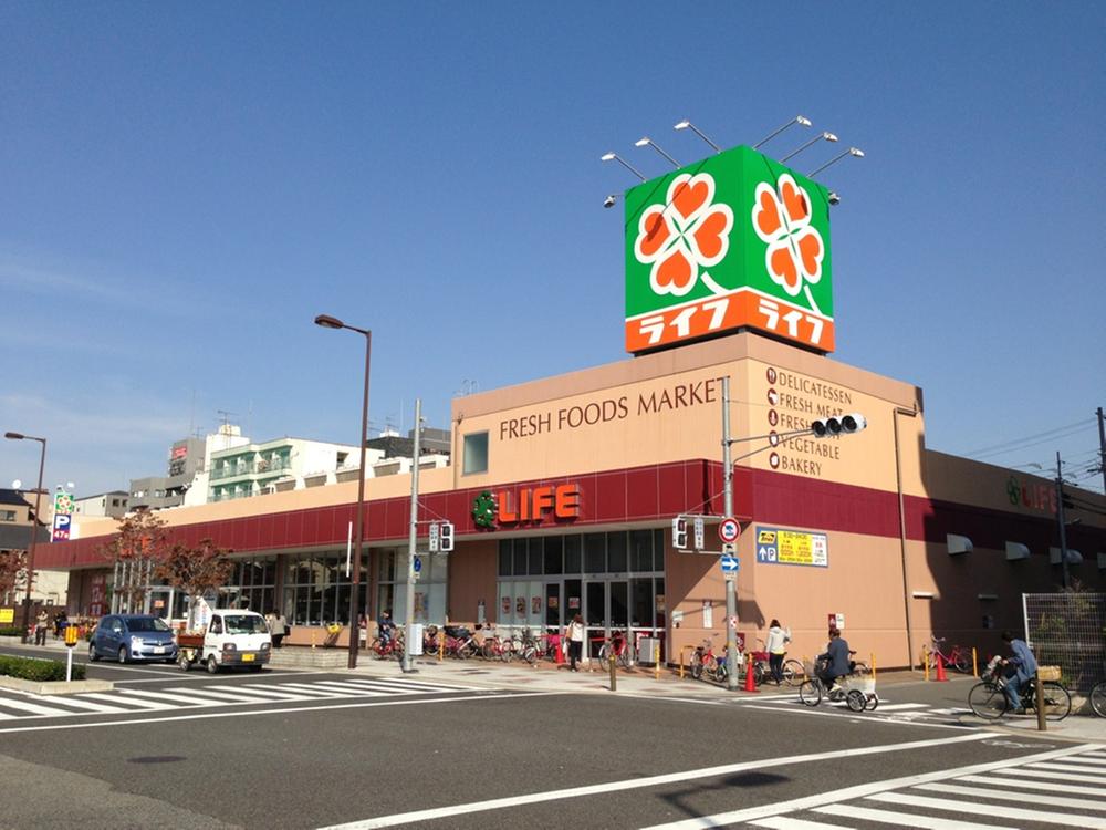 Supermarket. 80m to life west Tengachaya shop