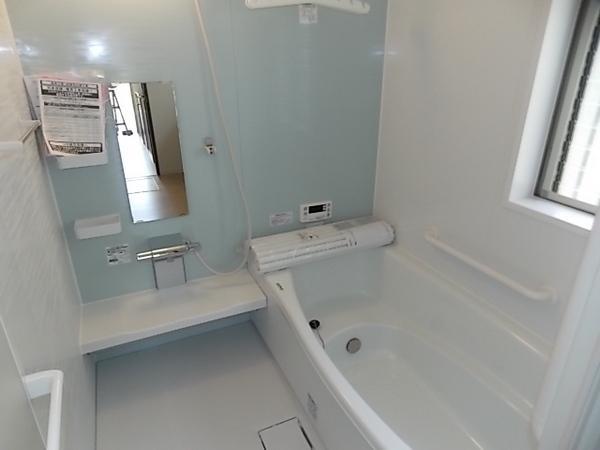Same specifications photo (bathroom). Bathroom with a window that can be adequately ventilated