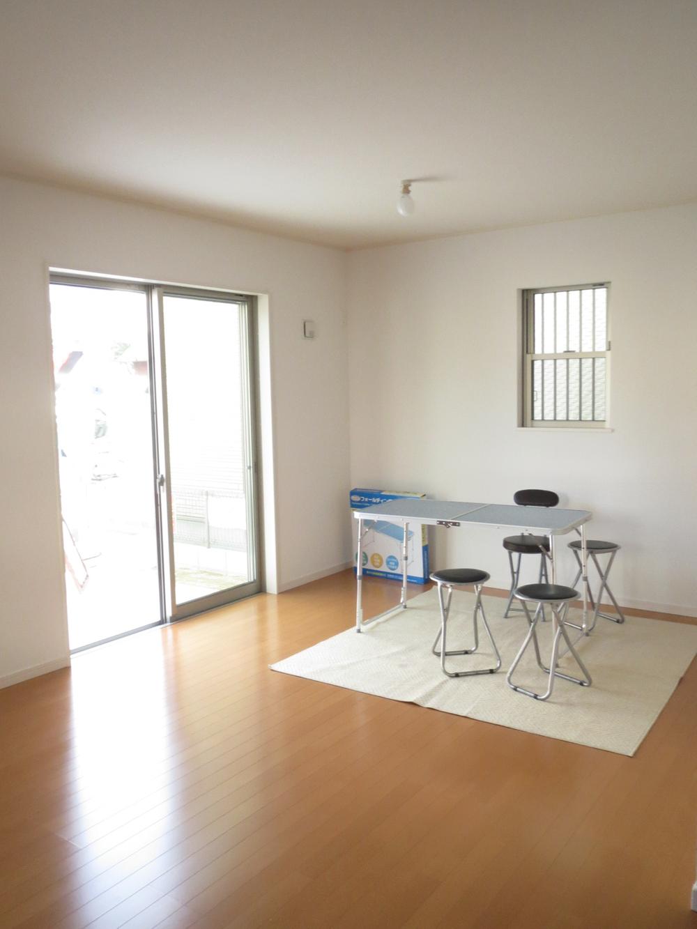 Same specifications photos (living). LDK construction cases