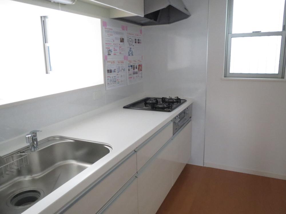 Same specifications photo (kitchen). System Kitchen construction cases