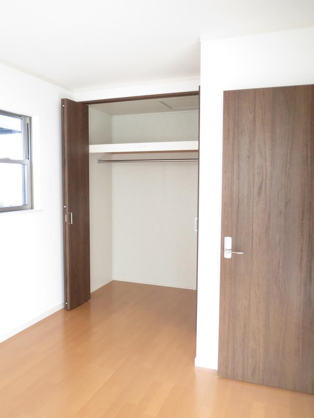 Same specifications photos (Other introspection). Indoor construction cases