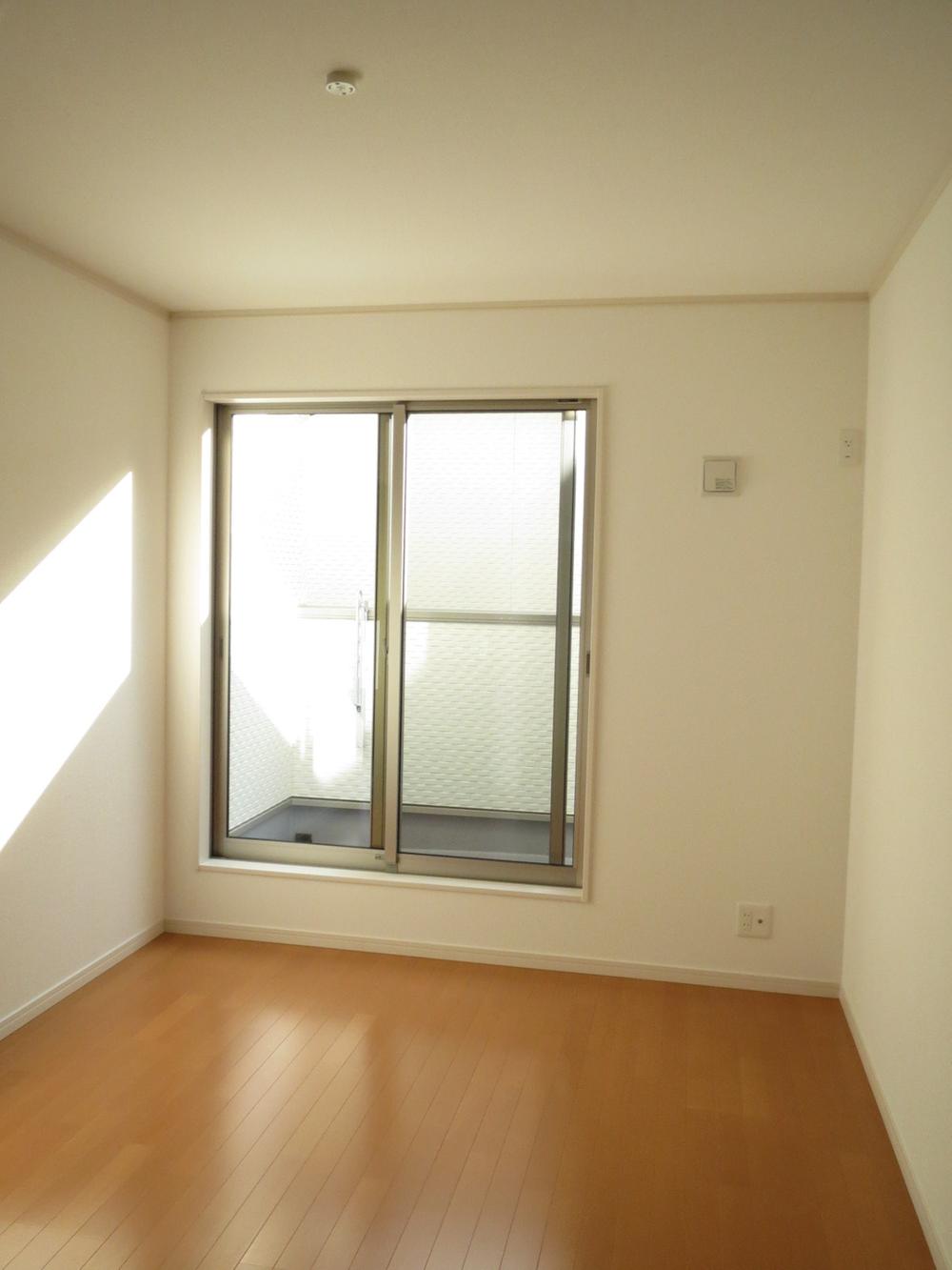 Same specifications photos (Other introspection). Indoor construction cases