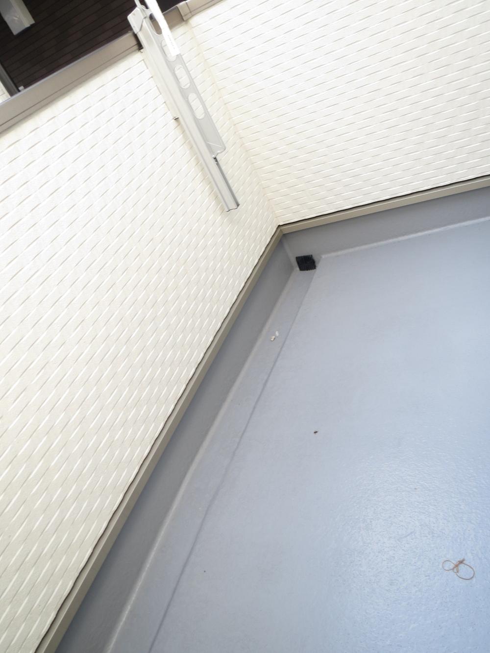 Balcony. Balcony construction cases