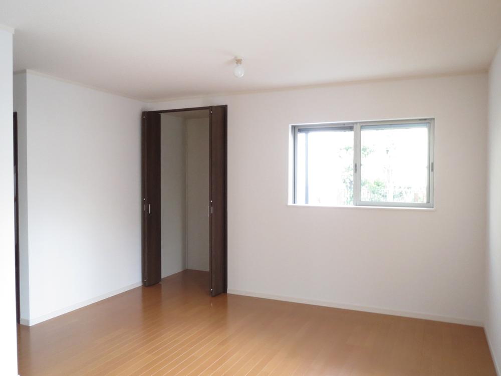 Same specifications photos (Other introspection). Indoor construction cases